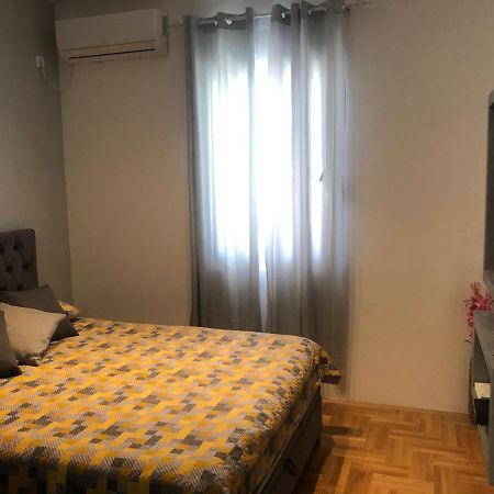 Matea Apartment Тиват Екстериор снимка