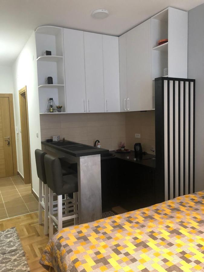 Matea Apartment Тиват Екстериор снимка