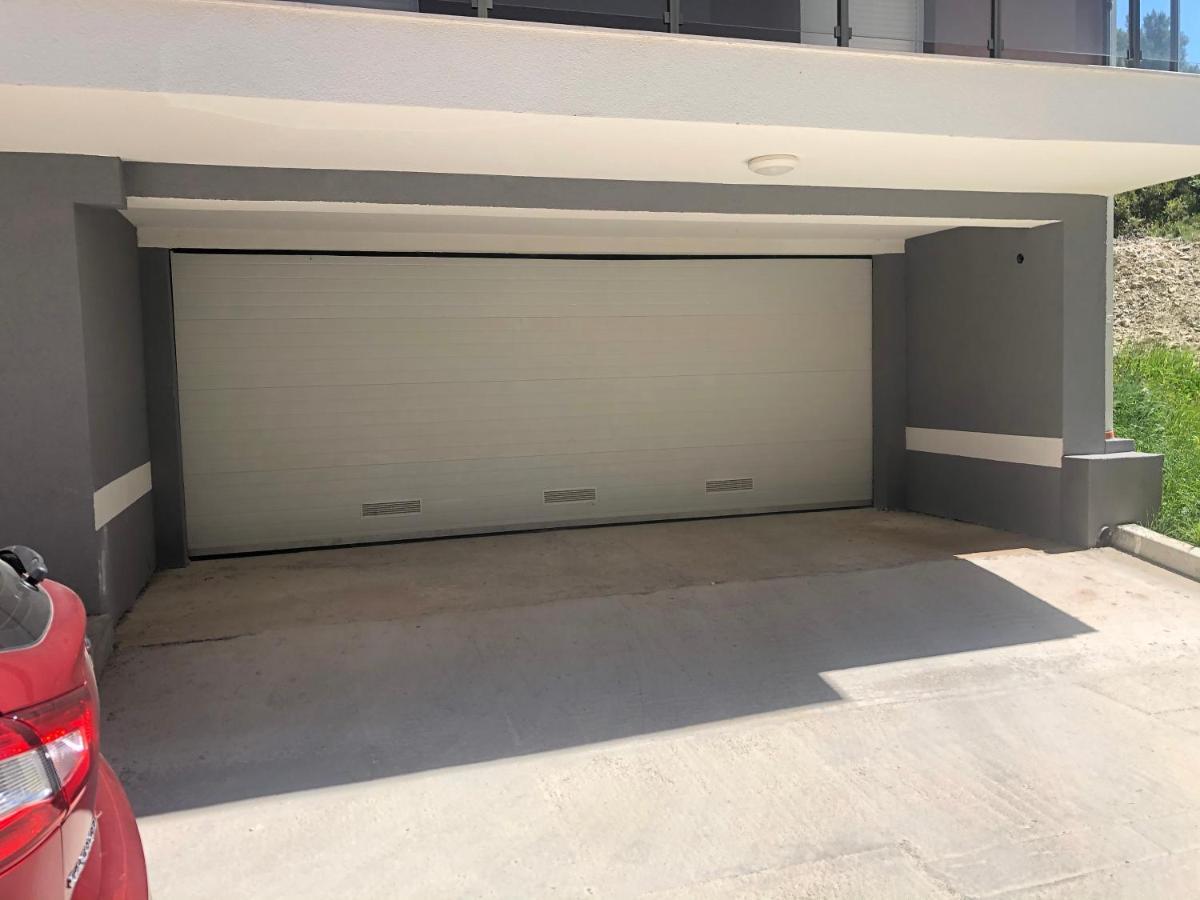 Matea Apartment Тиват Екстериор снимка