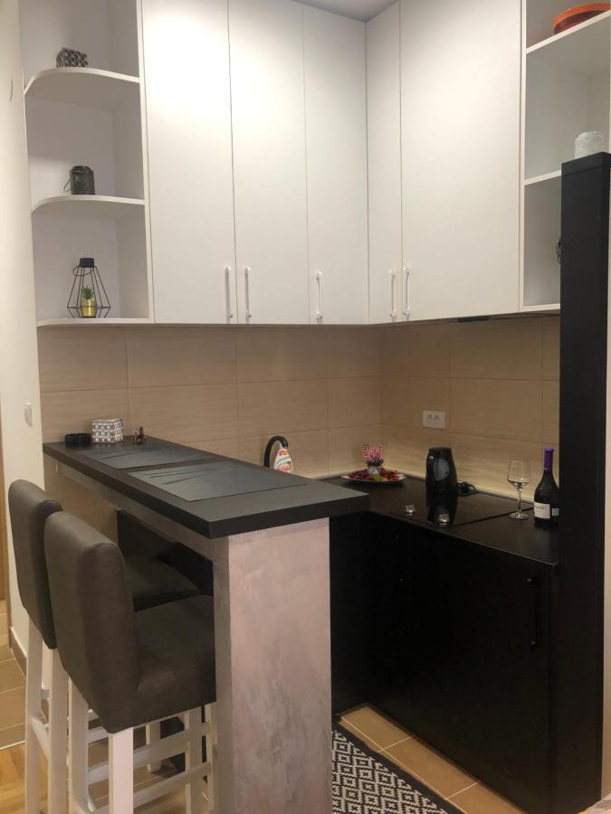Matea Apartment Тиват Екстериор снимка