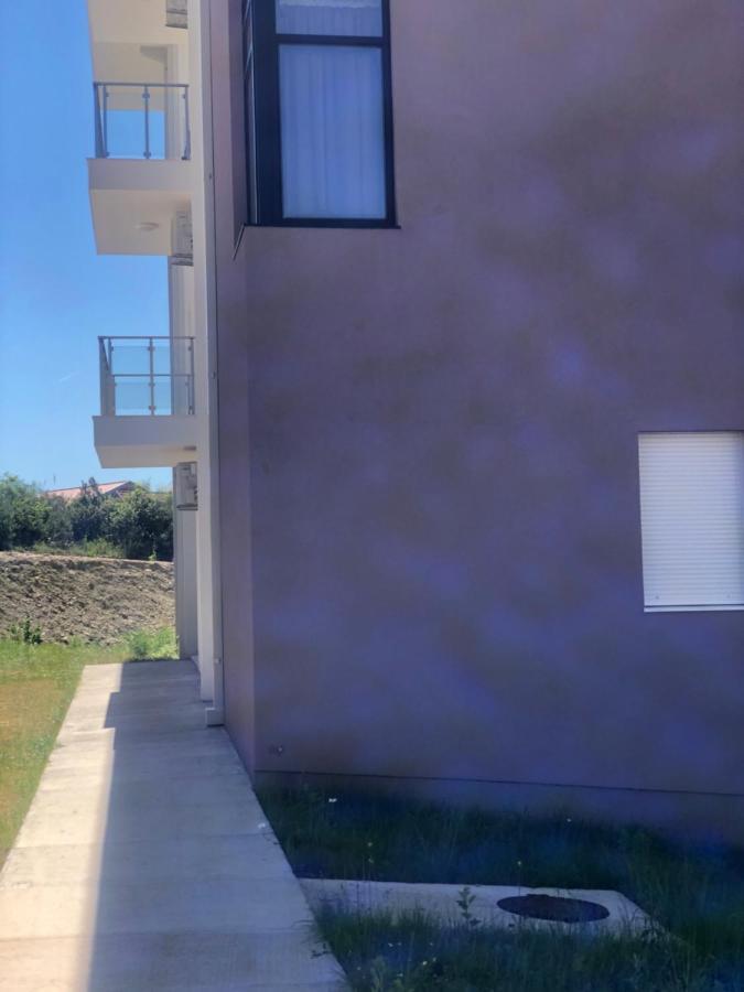 Matea Apartment Тиват Екстериор снимка